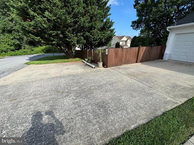 1602 W MARTIN ST, Martinsburg, WV 25401