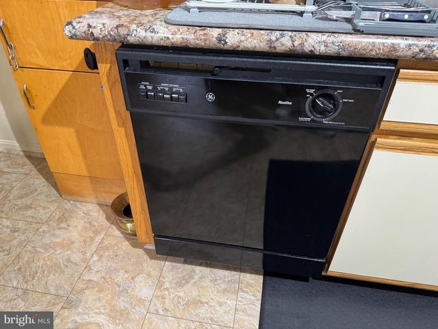 1602 W MARTIN ST, Martinsburg, WV 25401