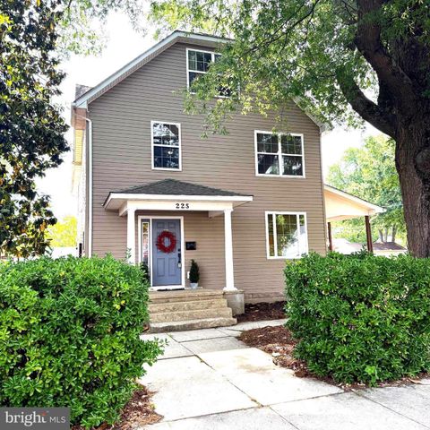 225 S 2ND ST, Denton, MD 21629