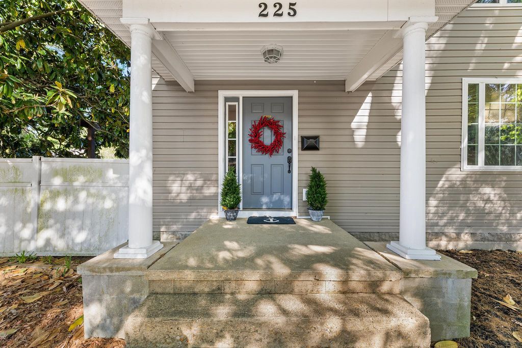 225 S 2ND ST, Denton, MD 21629