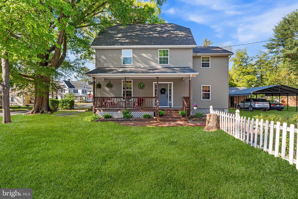 Image 37 of property listing at 225 S 2ND ST, Denton, MD 21629