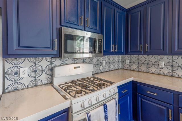 11057 Village Crest Lane, Las Vegas, NV 89135
