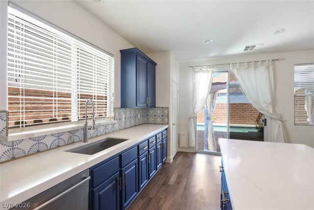 11057 Village Crest Lane, Las Vegas, NV 89135