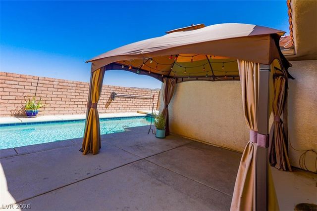 11057 Village Crest Lane, Las Vegas, NV 89135