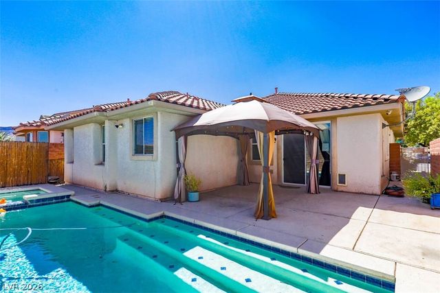 11057 Village Crest Lane, Las Vegas, NV 89135