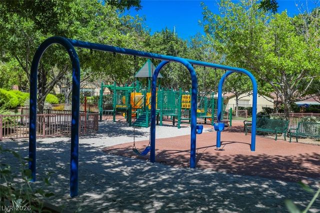 11057 Village Crest Lane, Las Vegas, NV 89135