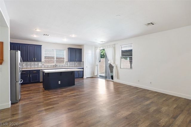 11057 Village Crest Lane, Las Vegas, NV 89135