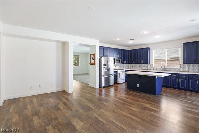 11057 Village Crest Lane, Las Vegas, NV 89135