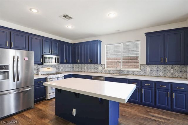 11057 Village Crest Lane, Las Vegas, NV 89135