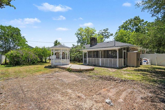 1020 Chicora Blvd., Conway, SC 29526