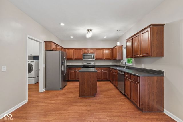 10335 Ridge Line Court, Indianapolis, IN 46236