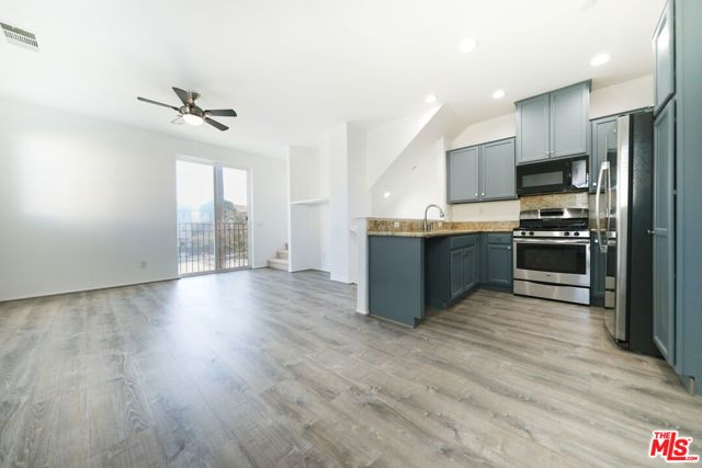 14661 Sherman Way, Van Nuys (los Angeles), CA 91405