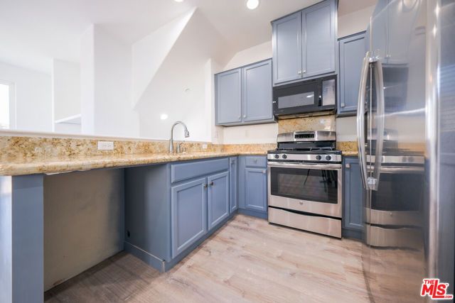 14661 Sherman Way, Van Nuys (los Angeles), CA 91405