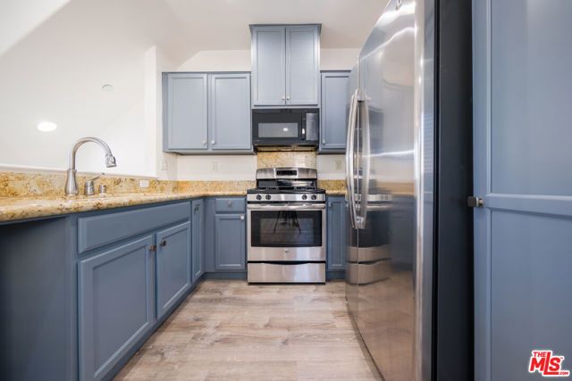 14661 Sherman Way, Van Nuys (los Angeles), CA 91405