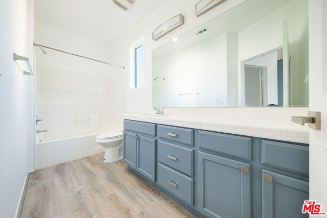 14661 Sherman Way, Van Nuys (los Angeles), CA 91405