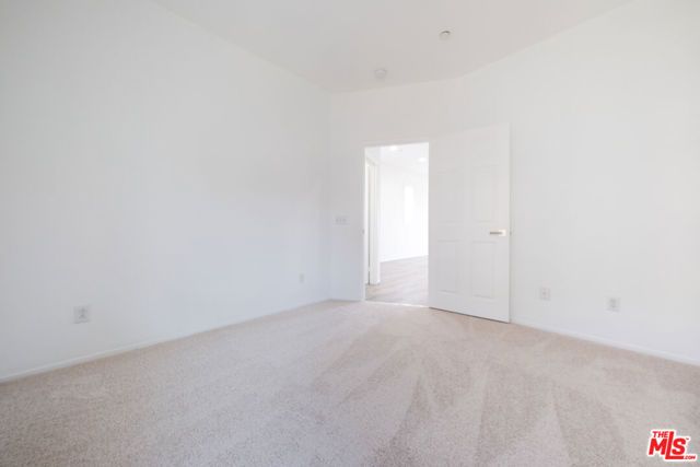 14661 Sherman Way, Van Nuys (los Angeles), CA 91405