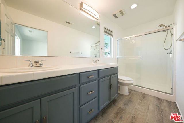 14661 Sherman Way, Van Nuys (los Angeles), CA 91405