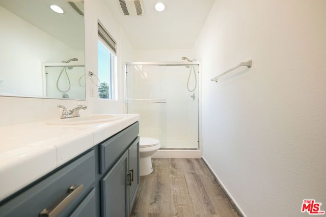 14661 Sherman Way, Van Nuys (los Angeles), CA 91405