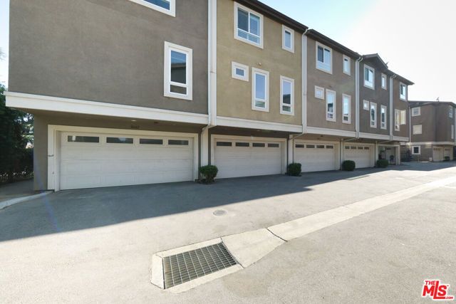 14661 Sherman Way, Van Nuys (los Angeles), CA 91405