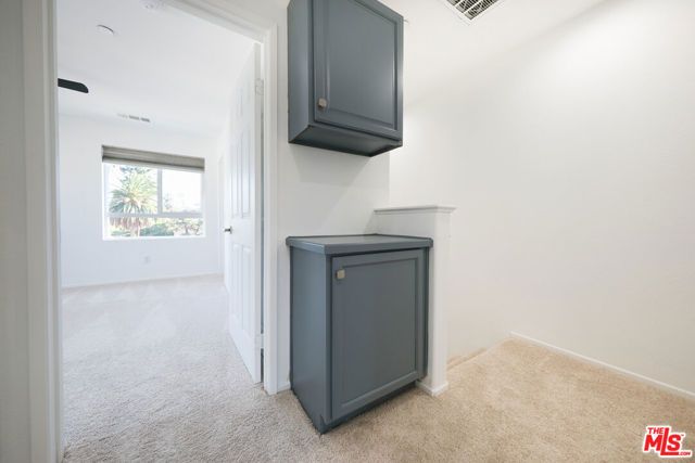 14661 Sherman Way, Van Nuys (los Angeles), CA 91405