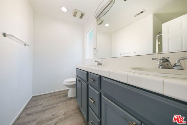 14661 Sherman Way, Van Nuys (los Angeles), CA 91405