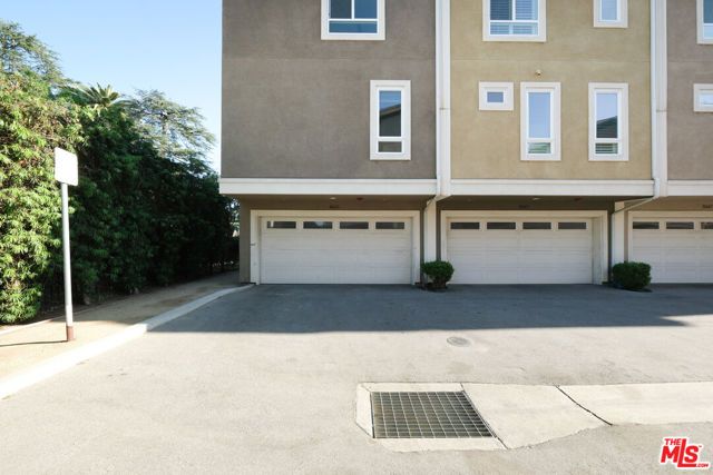 14661 Sherman Way, Van Nuys (los Angeles), CA 91405