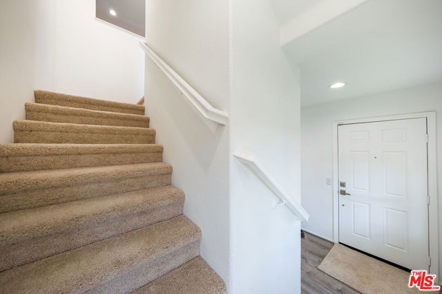 14661 Sherman Way, Van Nuys (los Angeles), CA 91405