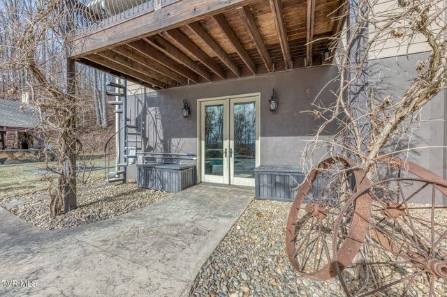 520 Highway 93, Fall Branch, TN 37656