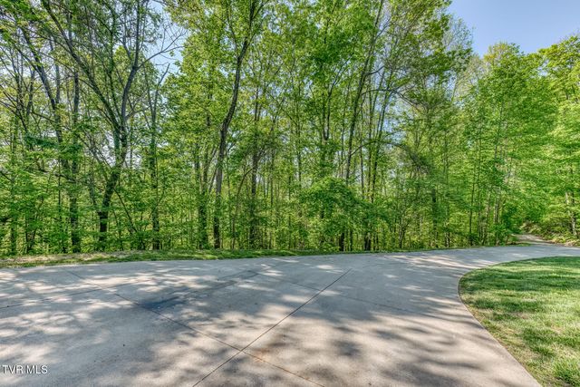 520 Highway 93, Fall Branch, TN 37656