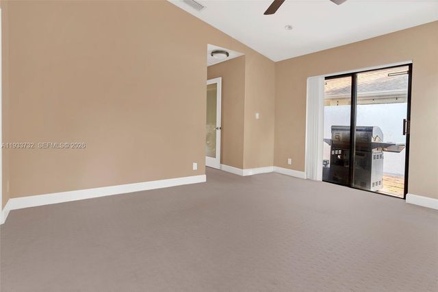 3074 S Oakland Forest Drive 702, Oakland Park, FL 33309