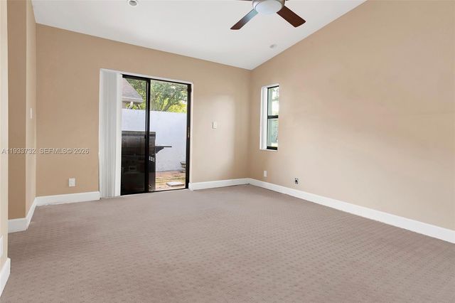 3074 S Oakland Forest Drive 702, Oakland Park, FL 33309