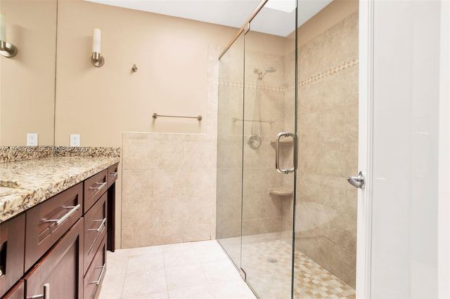 3074 S Oakland Forest Drive 702, Oakland Park, FL 33309