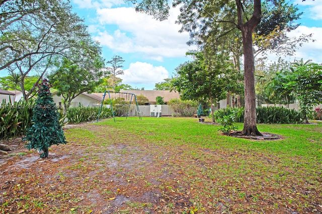3074 S Oakland Forest Drive 702, Oakland Park, FL 33309