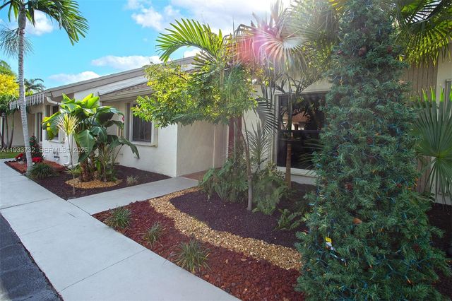 3074 S Oakland Forest Drive 702, Oakland Park, FL 33309