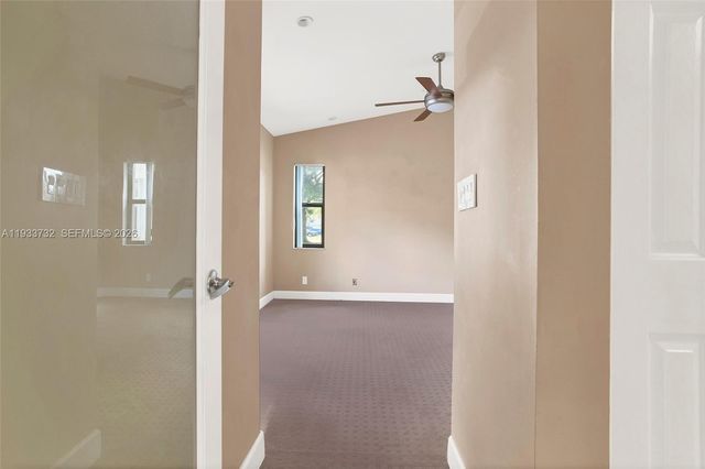 3074 S Oakland Forest Drive 702, Oakland Park, FL 33309