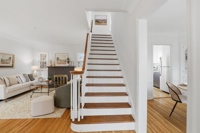 571 Griggs Street S, Saint Paul, MN 55116