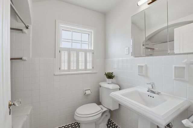 571 Griggs Street S, Saint Paul, MN 55116