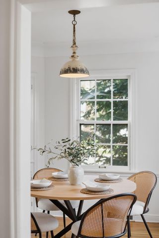 571 Griggs Street S, Saint Paul, MN 55116