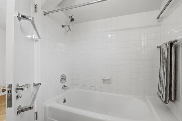 571 Griggs Street S, Saint Paul, MN 55116