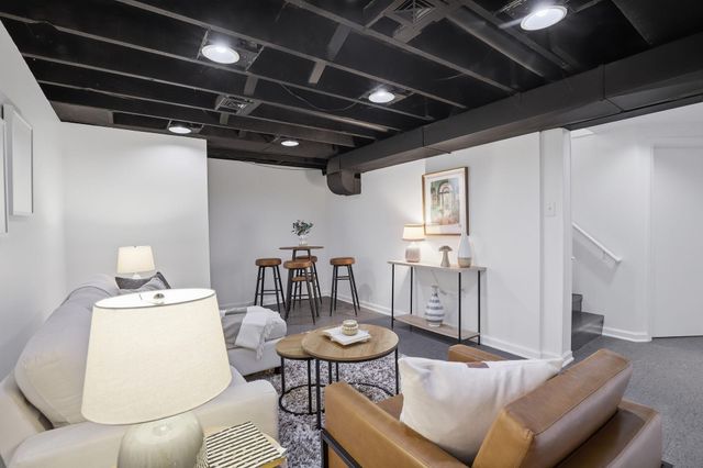 571 Griggs Street S, Saint Paul, MN 55116