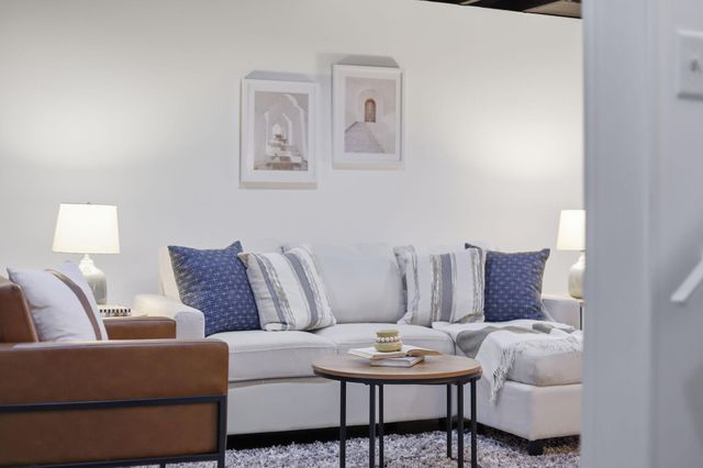 571 Griggs Street S, Saint Paul, MN 55116