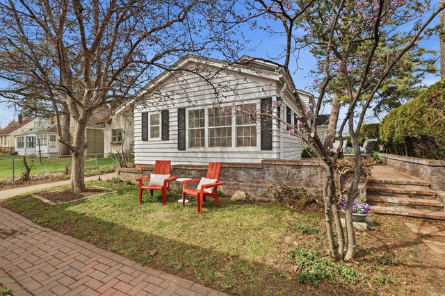 571 Griggs Street S, Saint Paul, MN 55116