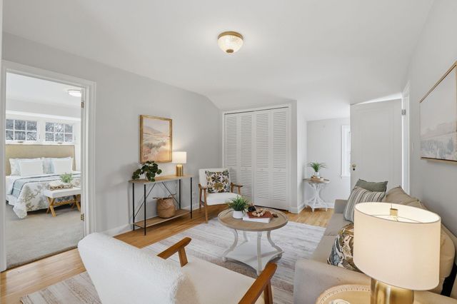 571 Griggs Street S, Saint Paul, MN 55116