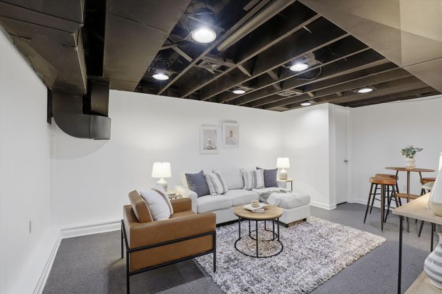 571 Griggs Street S, Saint Paul, MN 55116