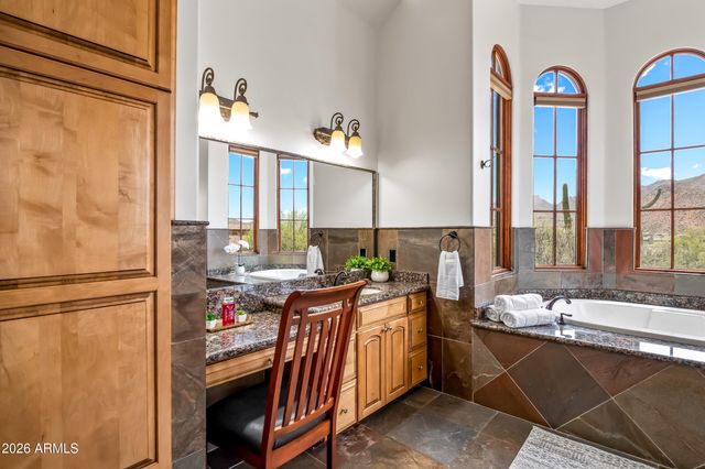 11488 E CHAMA Road, Scottsdale, AZ 85255