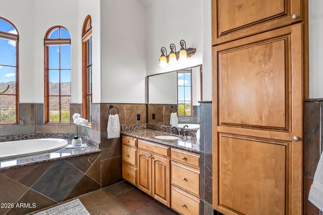 11488 E CHAMA Road, Scottsdale, AZ 85255