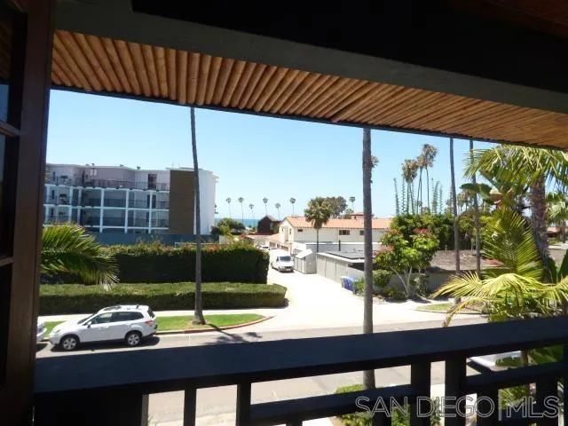 8253 El Paseo Grande, La Jolla, CA 92037