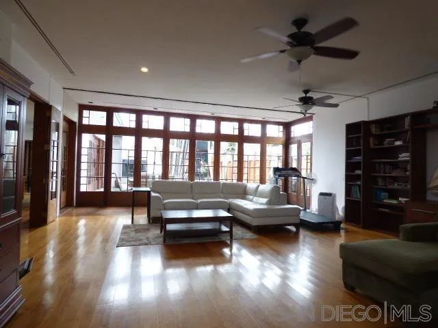 8253 El Paseo Grande, La Jolla, CA 92037