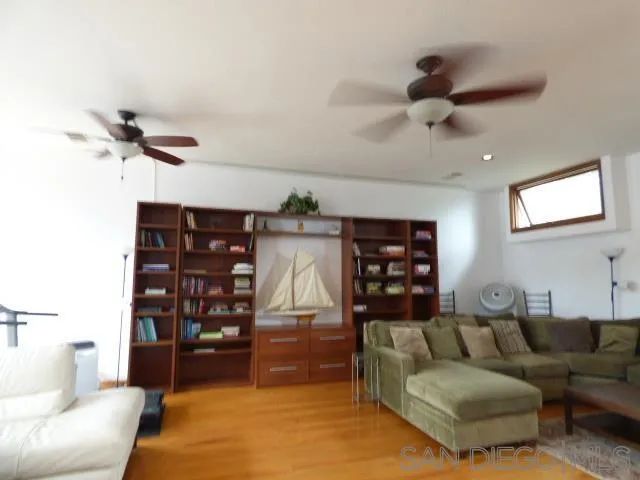 8253 El Paseo Grande, La Jolla, CA 92037