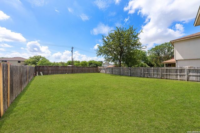 4818 CRESTWOOD HILL DR, San Antonio, TX 78244